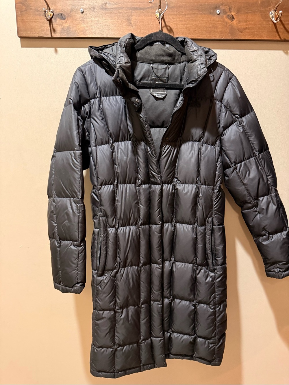 The North Face Black Long Quilted down Puffer Coat with detachable Hood